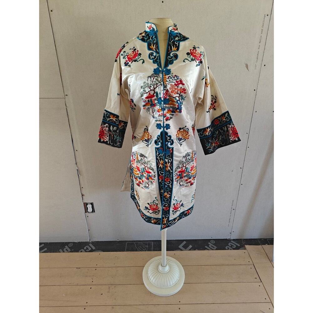 Vintage Golden Bee White Silk Embroidered Chinese Robe Pagoda Floral Motif M
